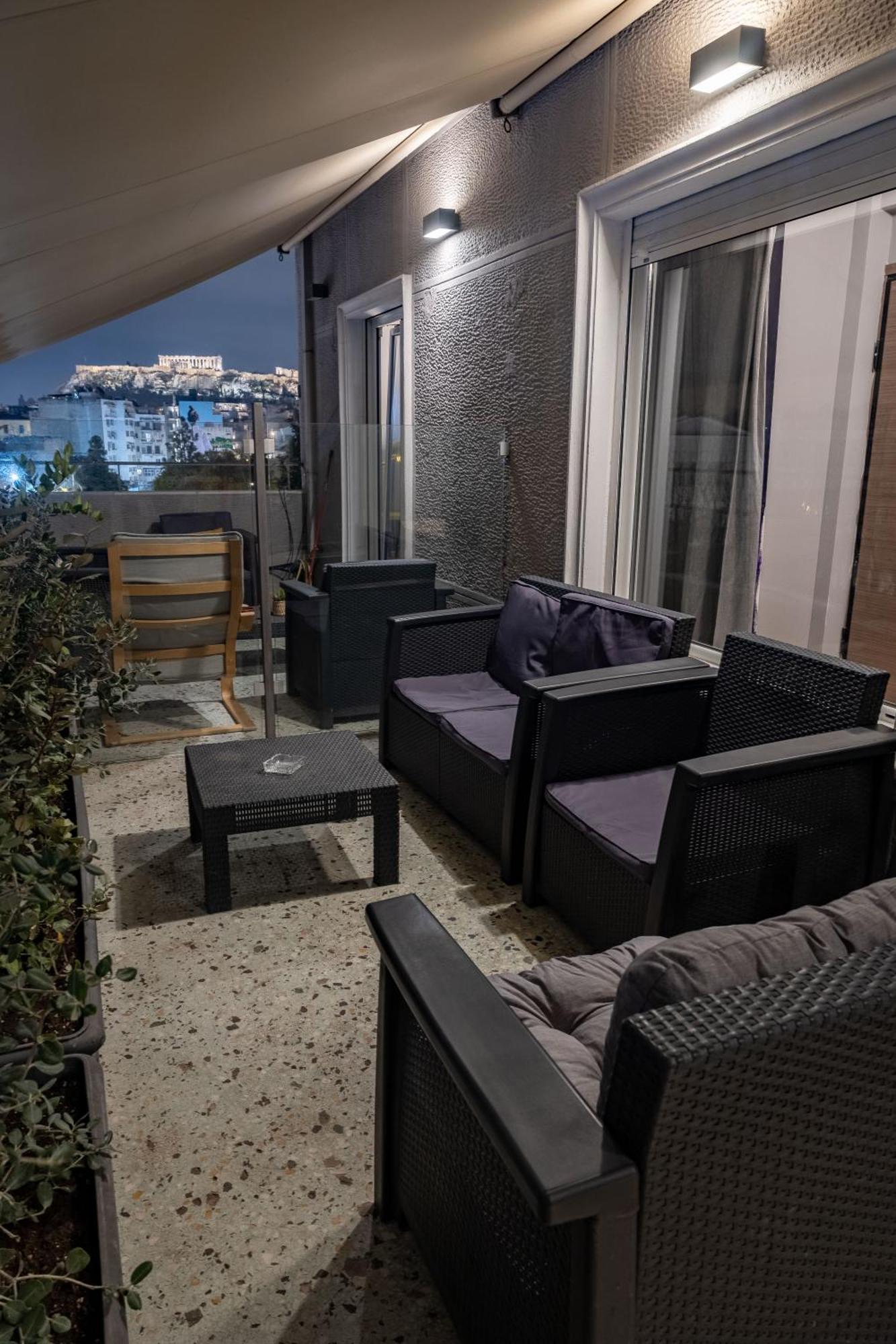 Jacuzzi Patio & Acropolis View 2-bd Retreat Atenas