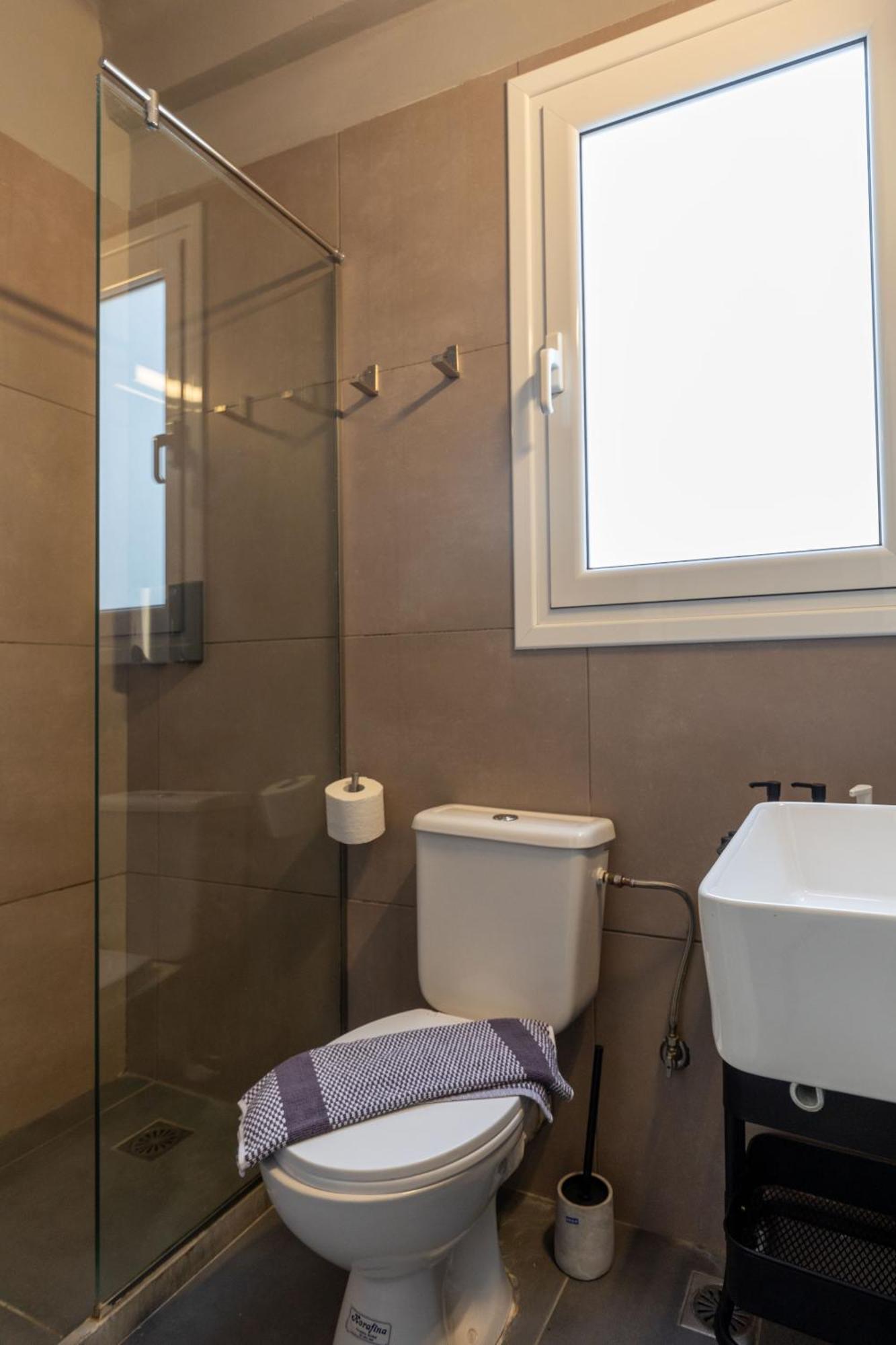 Jacuzzi Patio & Acropolis View 2-bd Retreat * Atenas