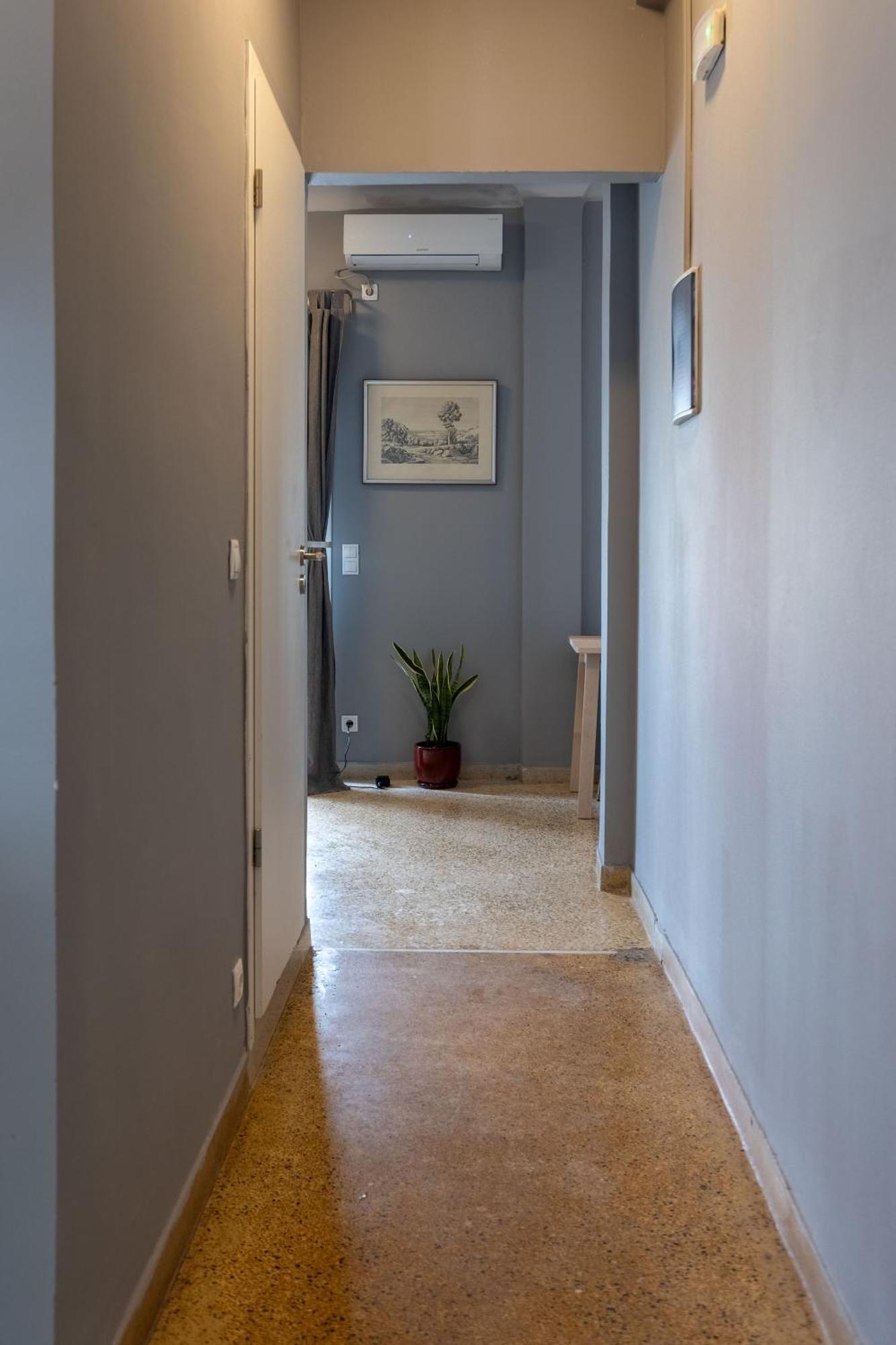 Patio & Acropolis View 2-bd Retreat Apartment Athens